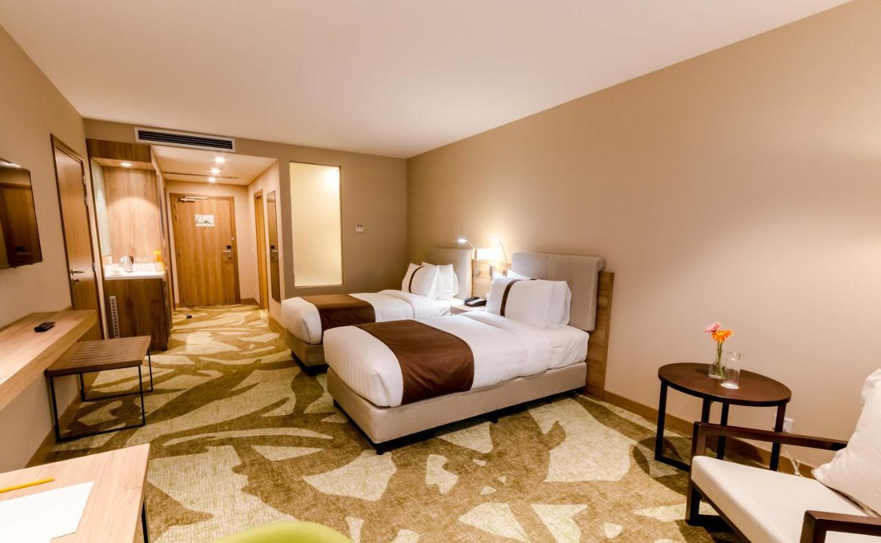 Holiday Inn Ulaanbaatar By Ihg Екстериор снимка