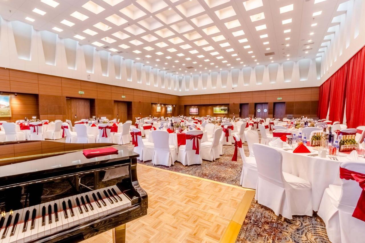 Holiday Inn Ulaanbaatar By Ihg Екстериор снимка