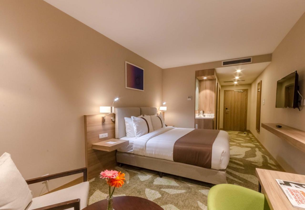 Holiday Inn Ulaanbaatar By Ihg Екстериор снимка